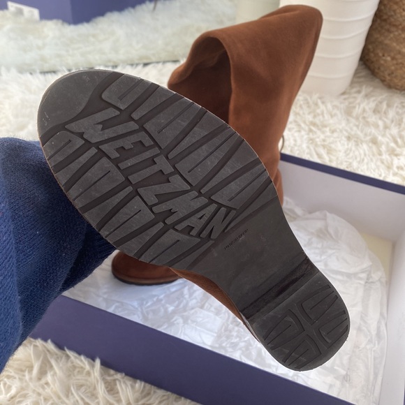 Stuart Weitzman lowland boots in walnut suede - Picture 5 of 13